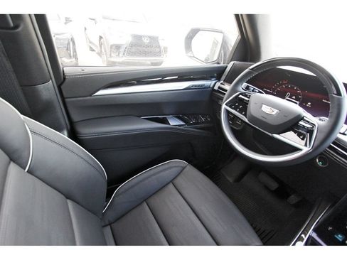 New 2026 Cadillac Escalade Luxury RWD image 8