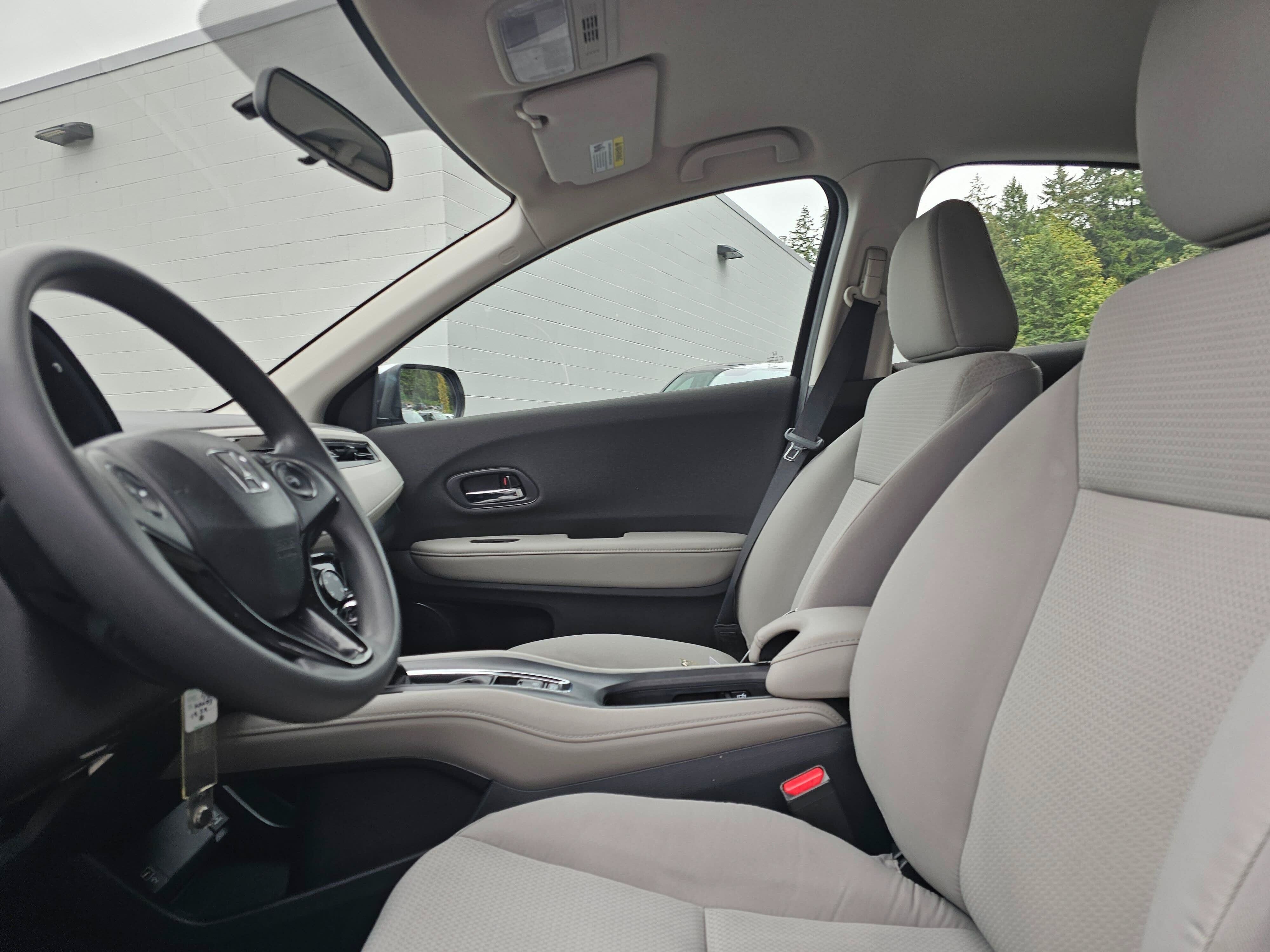 Used 2019 Honda HR-V LX image 24