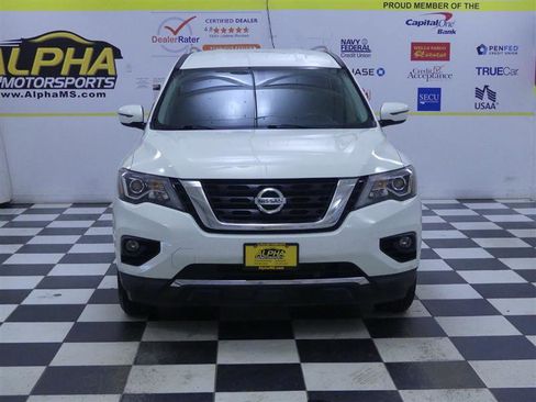 Used 2019 Nissan Pathfinder SV image 4