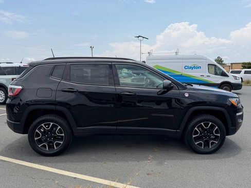 Used 2019 Jeep Compass Trailhawk w/ Cold Weather Group AWD/4WD image 2