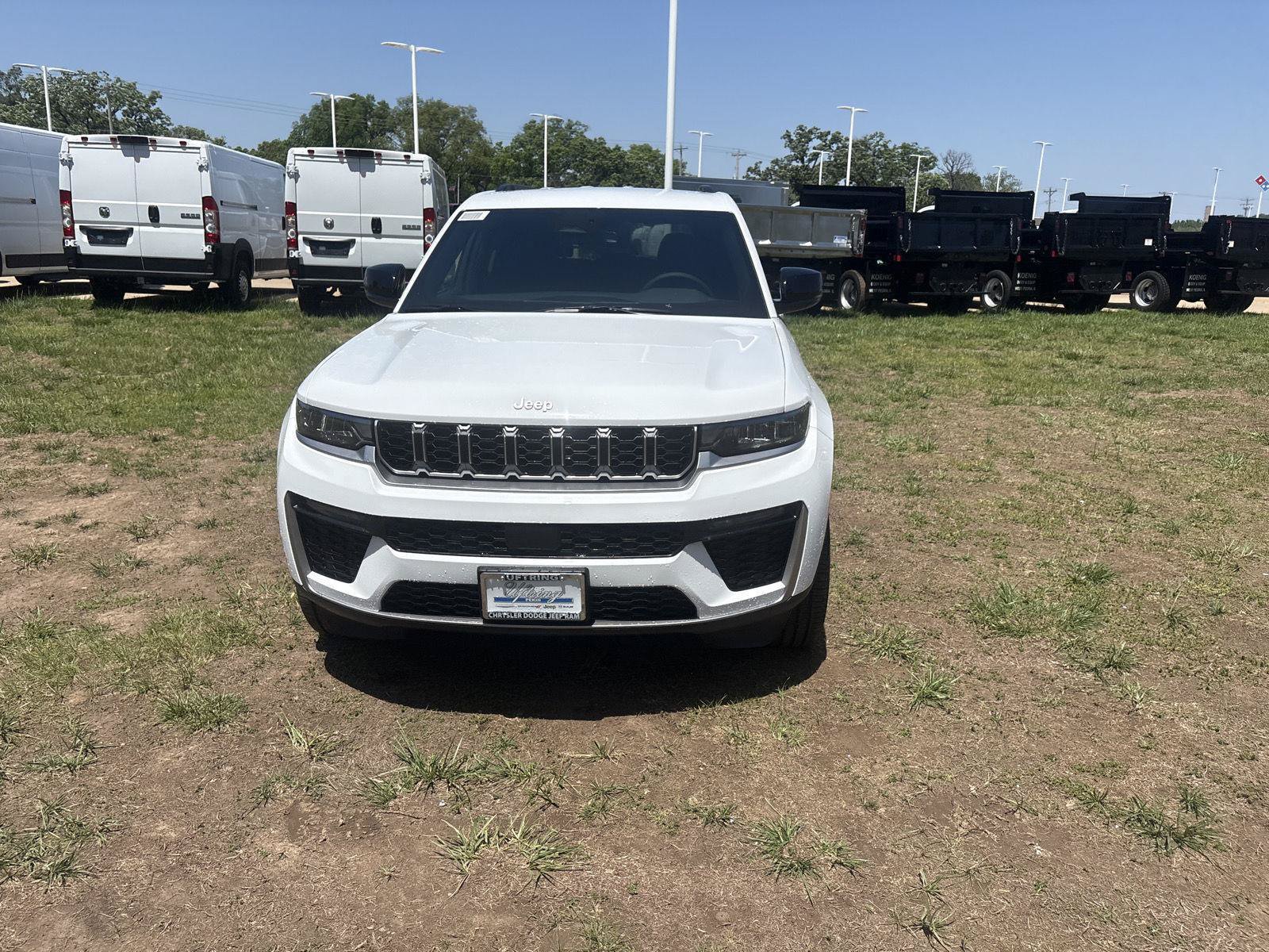 New 2026 Jeep Grand Cherokee Limited AWD/4WD image 3