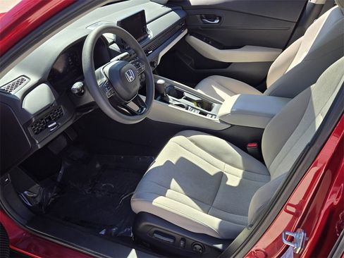 Used 2025 Honda Accord SE image 10