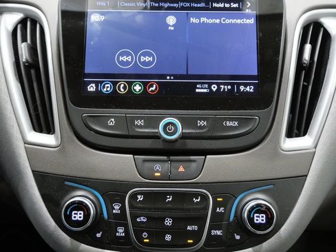 Used 2024 Chevrolet Malibu LT FWD image 21