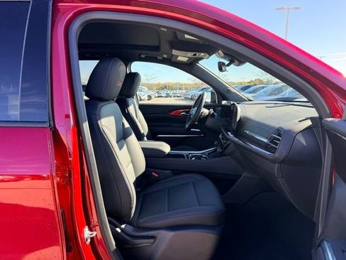 Certified 2025 Chevrolet Traverse Z71 w/ Enhanced Driving Package image 12