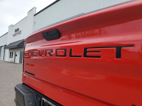 Used 2021 Chevrolet Silverado 1500 LT Trail Boss w/ Bed Protection Package AWD/4WD image 6