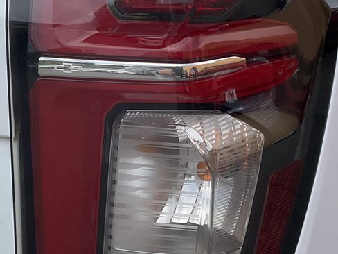 Used 2022 Chevrolet Suburban LS AWD/4WD image 9