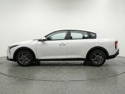 Used 2025 Kia K4 FWD image 5