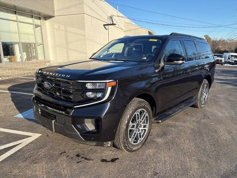 Used 2025 Ford Expedition Active image 7
