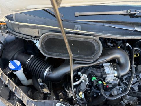 Used 2023 Ford Transit 350 XLT image 11