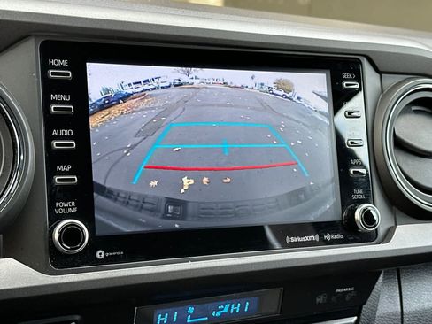 Used 2022 Toyota Tacoma TRD Off-Road w/ Technology Package image 20