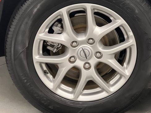 Used 2024 Chrysler Pacifica Touring-L image 76