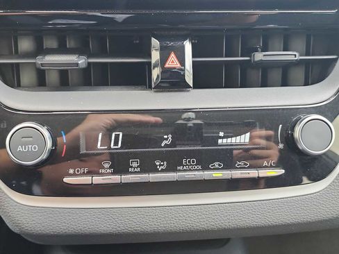 Used 2023 Toyota Corolla LE image 19