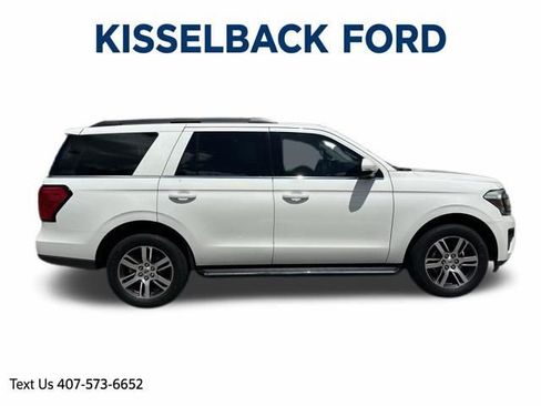 Used 2023 Ford Expedition XLT RWD image 3