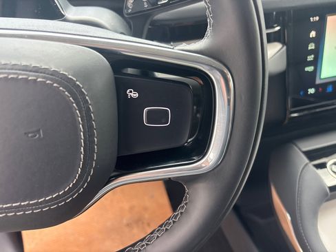 New 2026 Lincoln Navigator L Premier AWD/4WD image 17