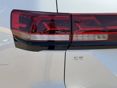 New 2026 Volkswagen Atlas Peak Edition AWD/4WD image 13