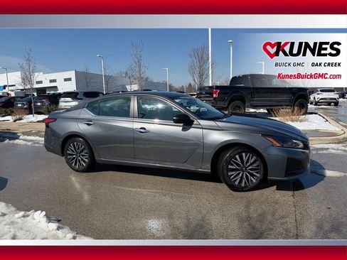 Used 2025 Nissan Altima 2.5 SV image 4