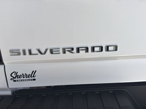 Used 2024 Chevrolet Silverado 2500 High Country w/ High Country Premium Package AWD/4WD image 8