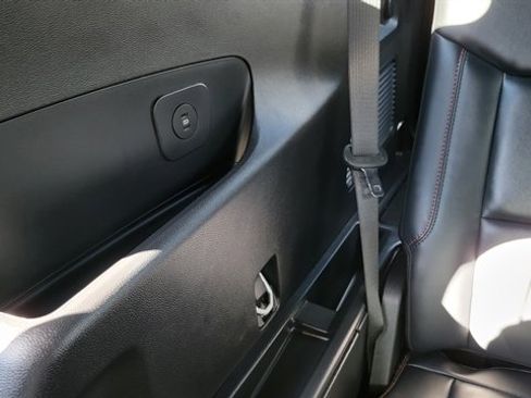 Used 2025 Ford Explorer ST-Line image 55