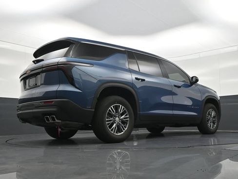 Used 2024 Chevrolet Traverse LS FWD image 29