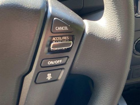 Used 2024 Nissan Frontier SV w/ Technology Package AWD/4WD image 19