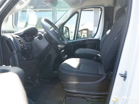 Used 2025 RAM ProMaster 2500 w/ Convenience Group FWD image 16