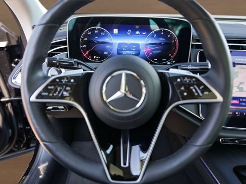 Used 2024 Mercedes-Benz E 450 4MATIC Sedan image 11
