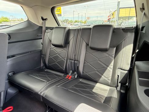 Used 2025 Volkswagen Atlas SE AWD/4WD image 30