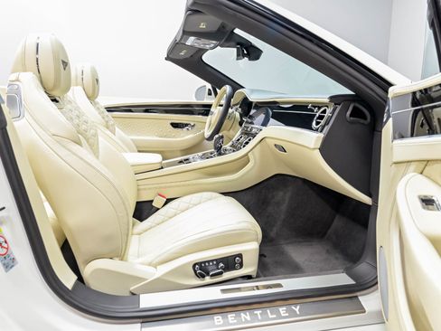 Used 2020 Bentley Continental GT AWD/4WD image 29