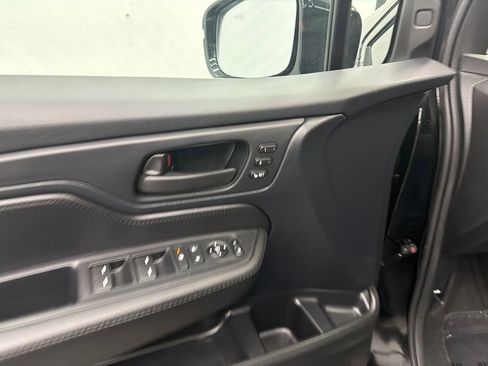 Used 2025 Honda Odyssey Sport-L image 12