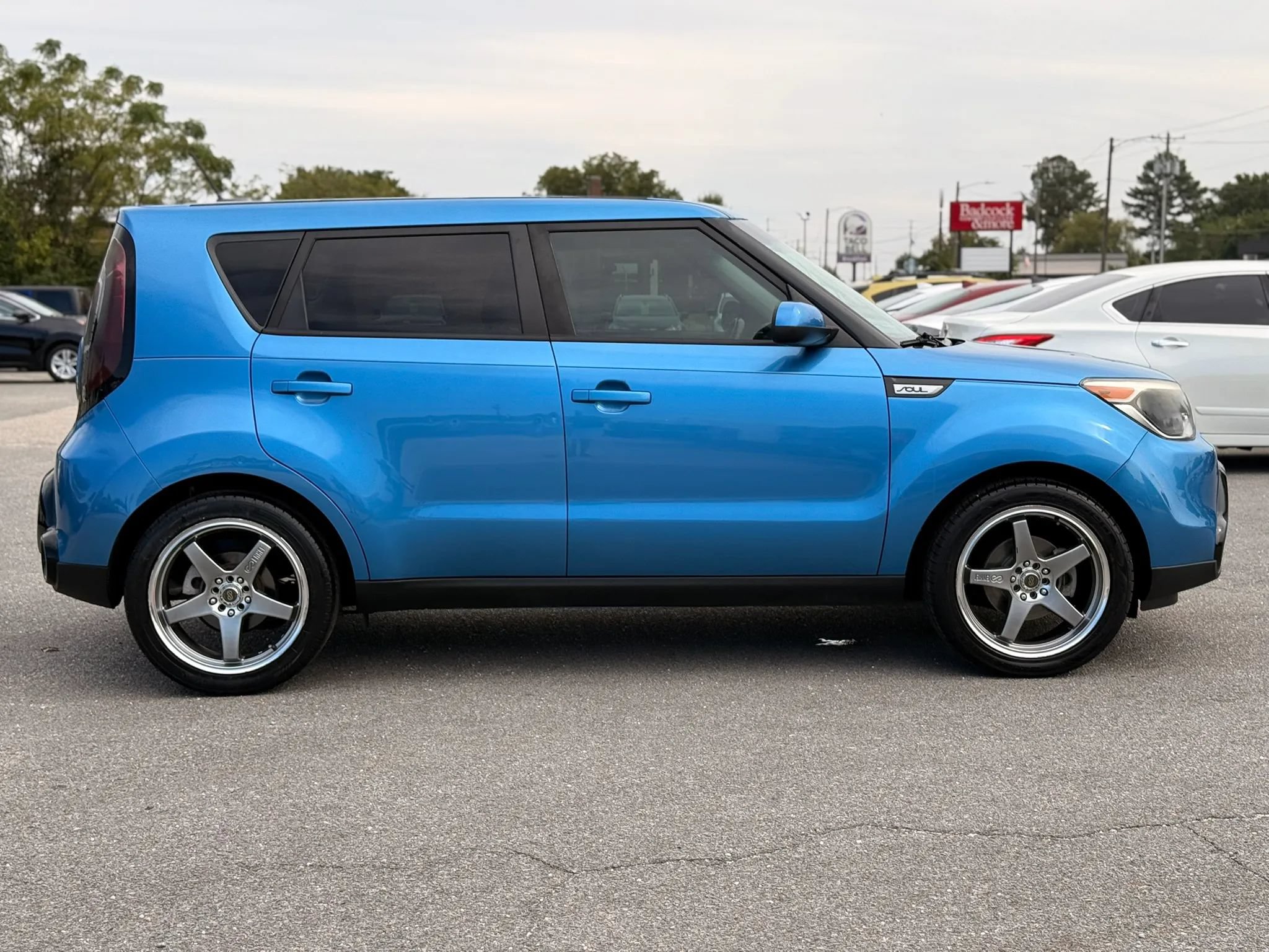 Used 2016 Kia Soul + w/ Designer's Package FWD image 10