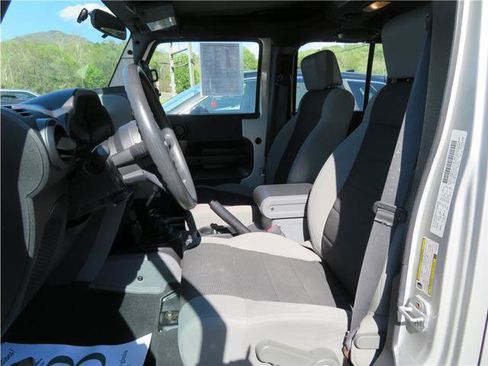 Used 2007 Jeep Wrangler X AWD/4WD image 3