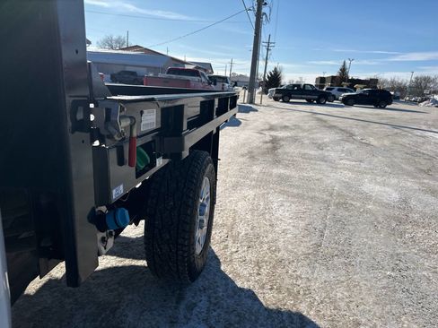 Used 2024 Chevrolet Silverado 2500 LT w/ Convenience Package image 19