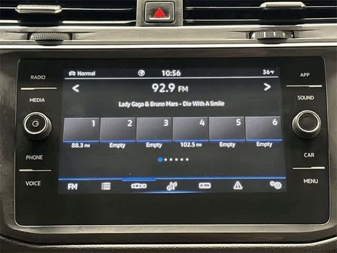 Certified 2022 Volkswagen Tiguan SE w/ Panoramic Sunroof Package image 13