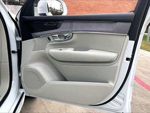 New 2026 Volvo XC90 T8 Ultra w/ Protection Package Premier AWD/4WD image 14