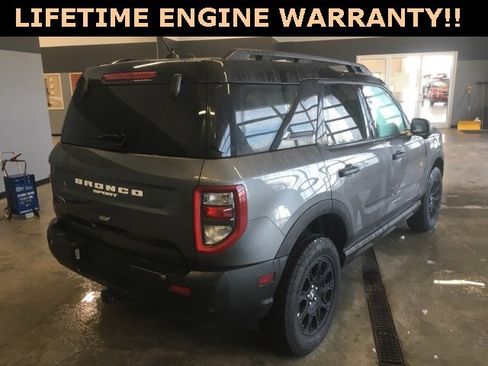 Used 2025 Ford Bronco Sport Badlands image 9