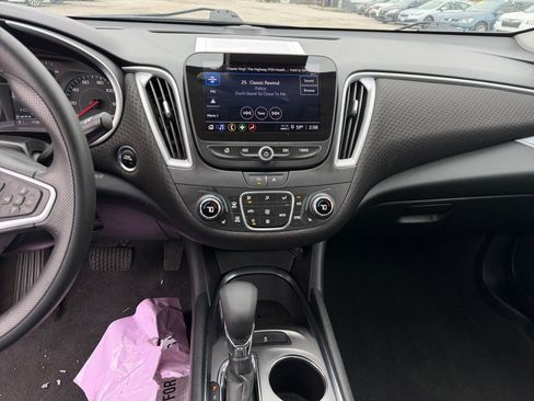 Used 2023 Chevrolet Malibu LT FWD image 15
