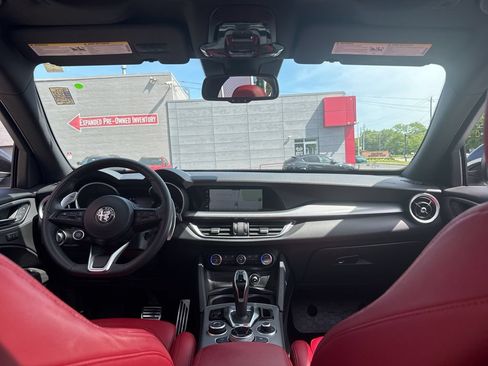 Used 2023 Alfa Romeo Stelvio Veloce AWD/4WD image 34