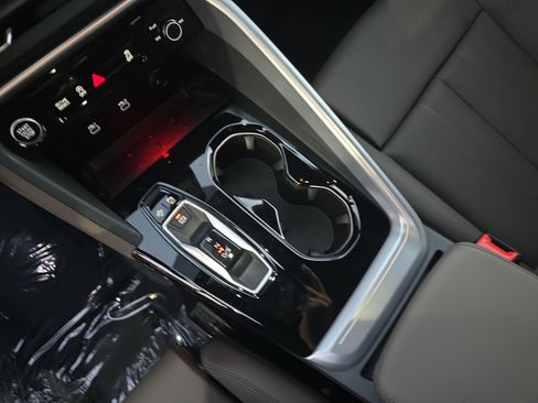 New 2025 Audi Q5 Prestige image 25