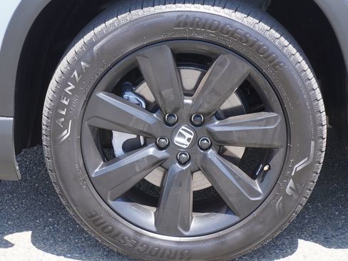 Used 2025 Honda Pilot Black Edition image 5