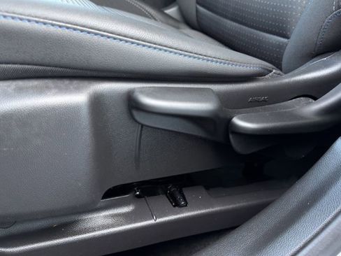 Used 2024 Chevrolet Trax LT w/ LT Convenience Package image 24