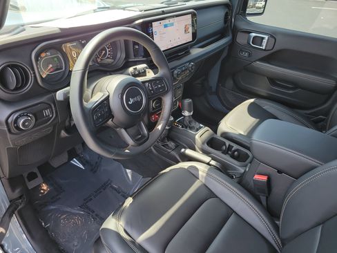 Used 2024 Jeep Wrangler Unlimited Rubicon 392 AWD/4WD image 23