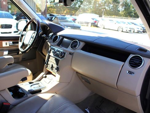 Used 2016 Land Rover LR4 HSE image 19