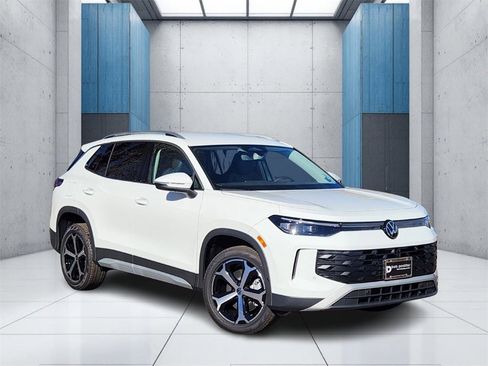 New 2026 Volkswagen Tiguan SE image 1