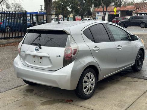 Used 2012 Toyota Prius C One image 4