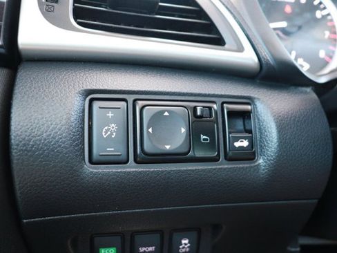 Used 2018 Nissan Sentra SV FWD image 24