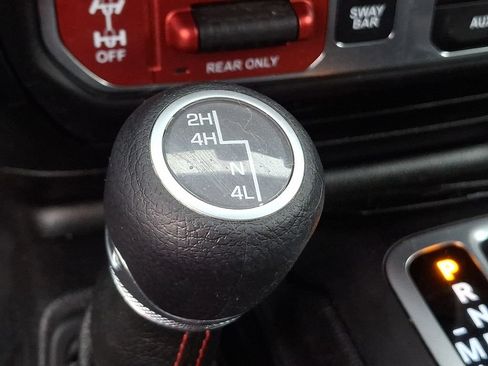 Used 2018 Jeep Wrangler Unlimited Rubicon AWD/4WD image 24