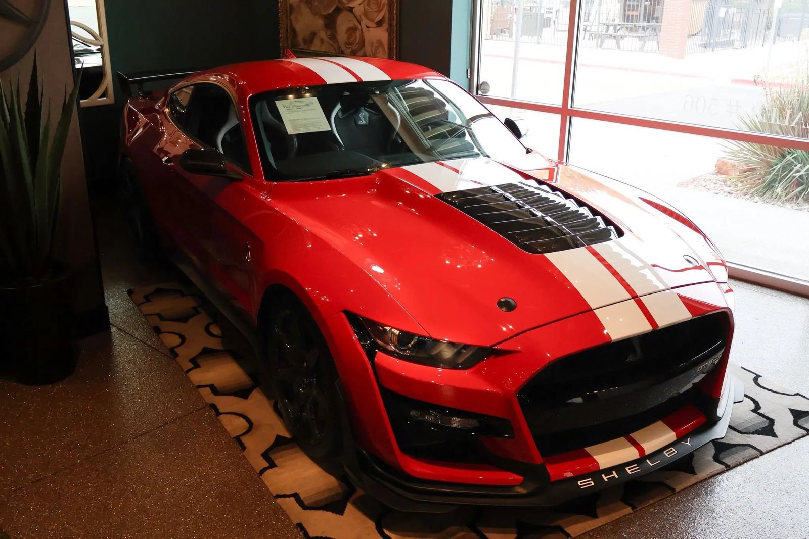 Used 2020 Ford Mustang Shelby GT500 w/ Carbon Fiber Track Pack RWD image 3