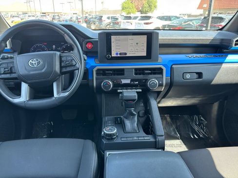 Used 2025 Toyota Tacoma TRD Off-Road AWD/4WD image 30