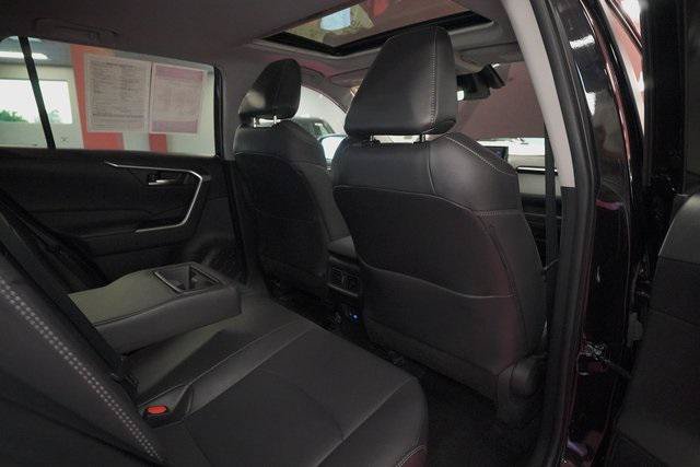 Certified 2022 Toyota RAV4 XLE Premium AWD/4WD image 27