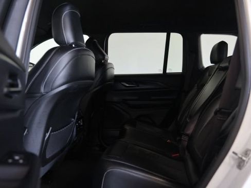Used 2024 Jeep Grand Cherokee Altitude AWD/4WD image 29